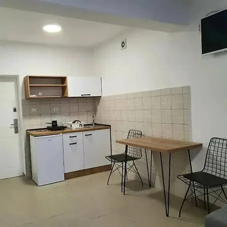 Apartment Naumovi 2 *